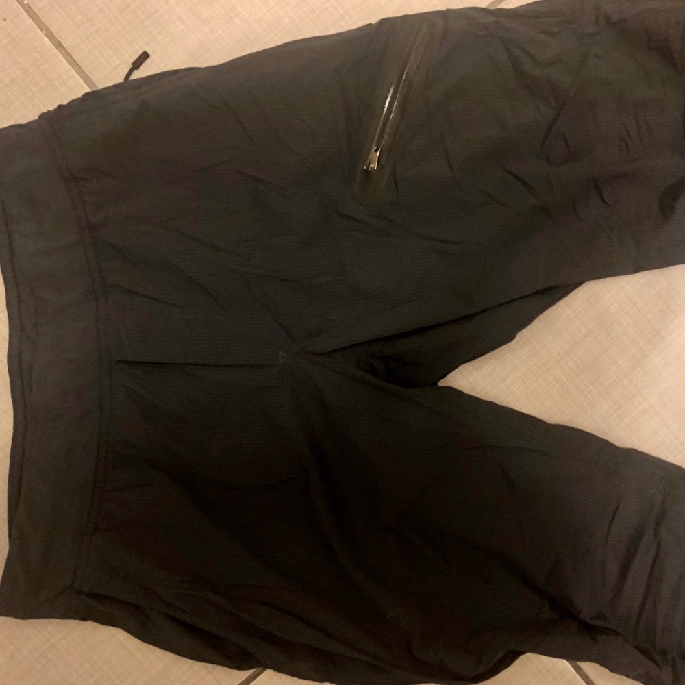 Men’s Medium Lululemon Stretch Pants